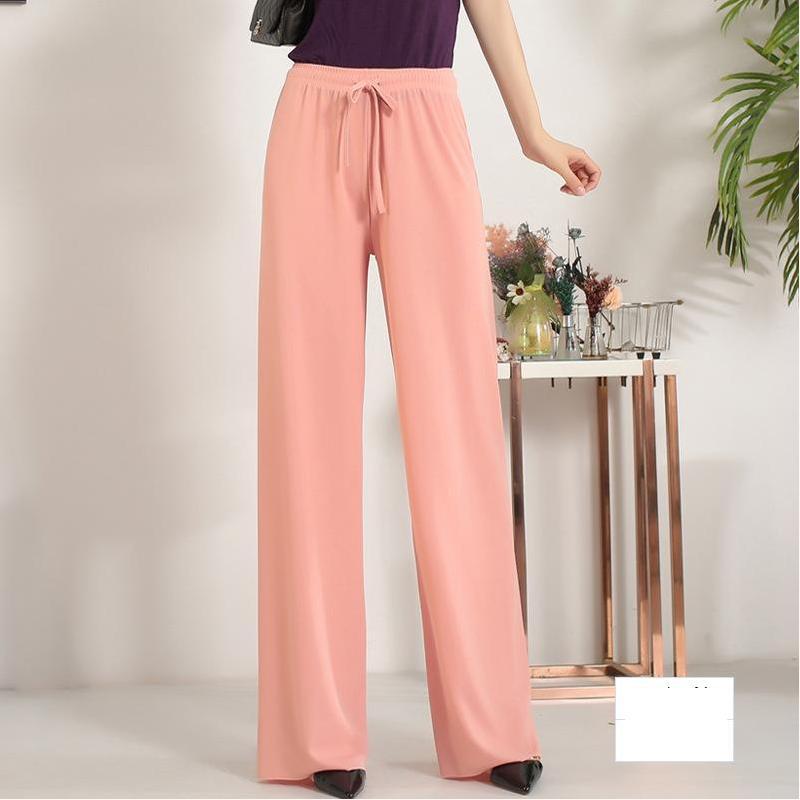 Pantalon large en soie glacée.