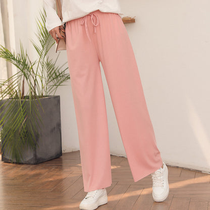 Pantalon large en soie glacée.